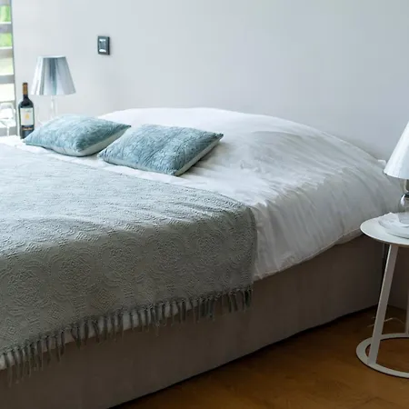 Oda ve Kahvaltı Le Pavillon Néac